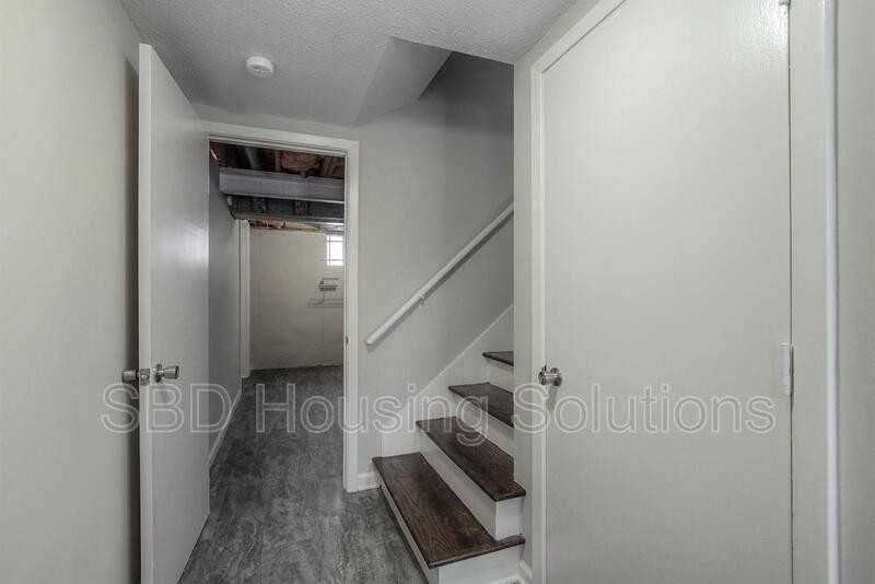 16003 E 35th St S - Photo 2 of 34