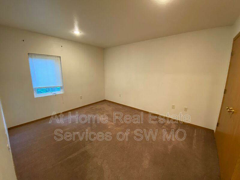 750 S Campbell Ave #A1 - Photo 3 of 6