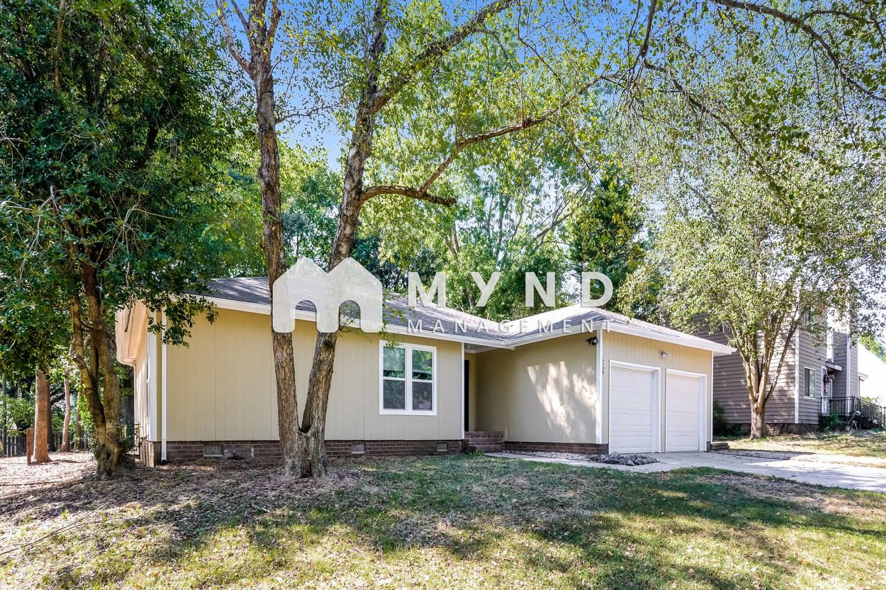 7700 Park Vista Cir - Photo 2 of 17