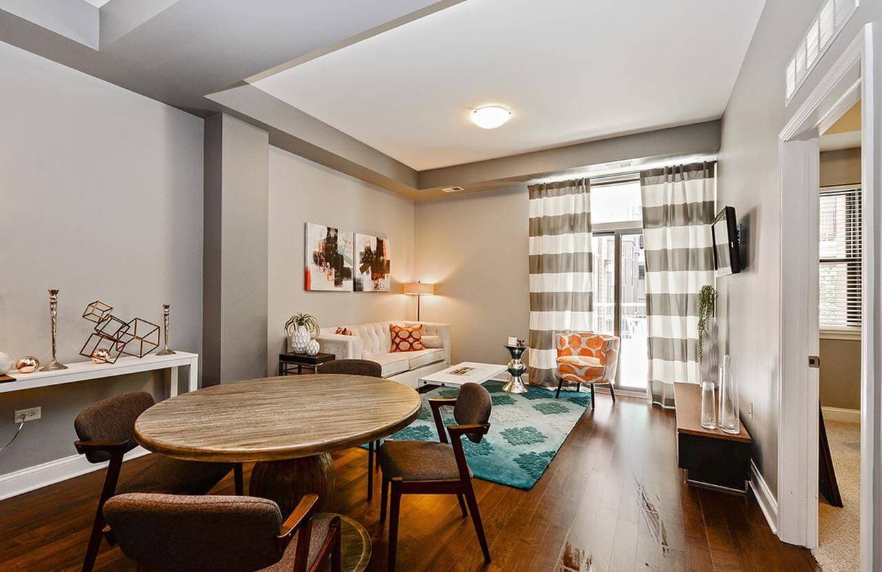 2229 S Michigan Ave #404 - Photo 2 of 9