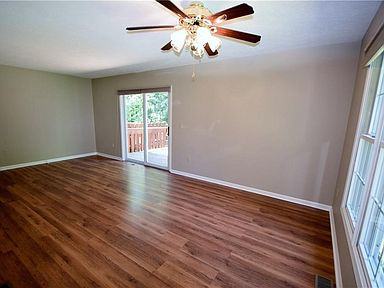 659 Strand Pond Cir - Photo 2 of 12