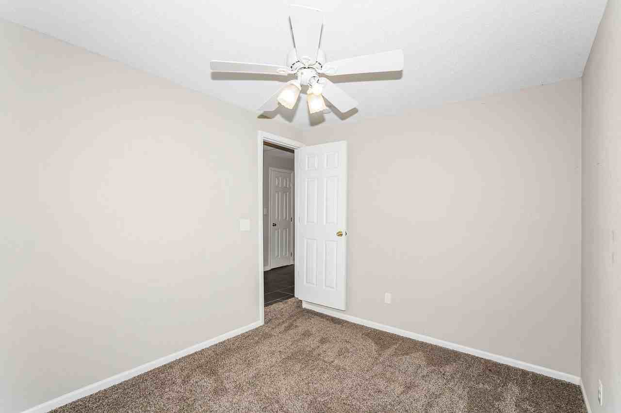 ***LEASE SPECIAL*** Waldo/Brookside 3 Apartments 111 W 79th Ter