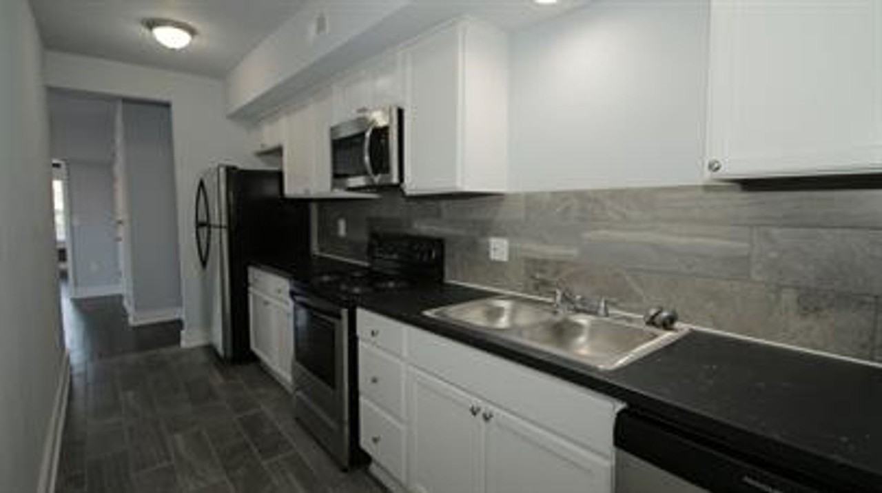 Very nice top floor apartment - Photo 2 of 14