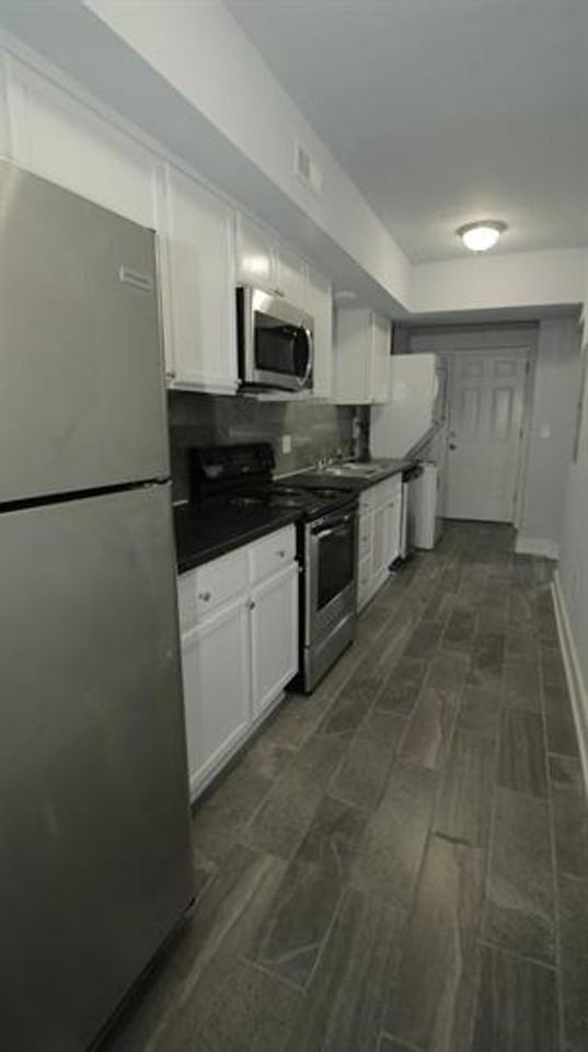 Very nice top floor apartment - Photo 3 of 14