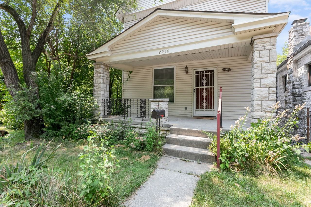2910 Belleview Avenue - Photo 2 of 11