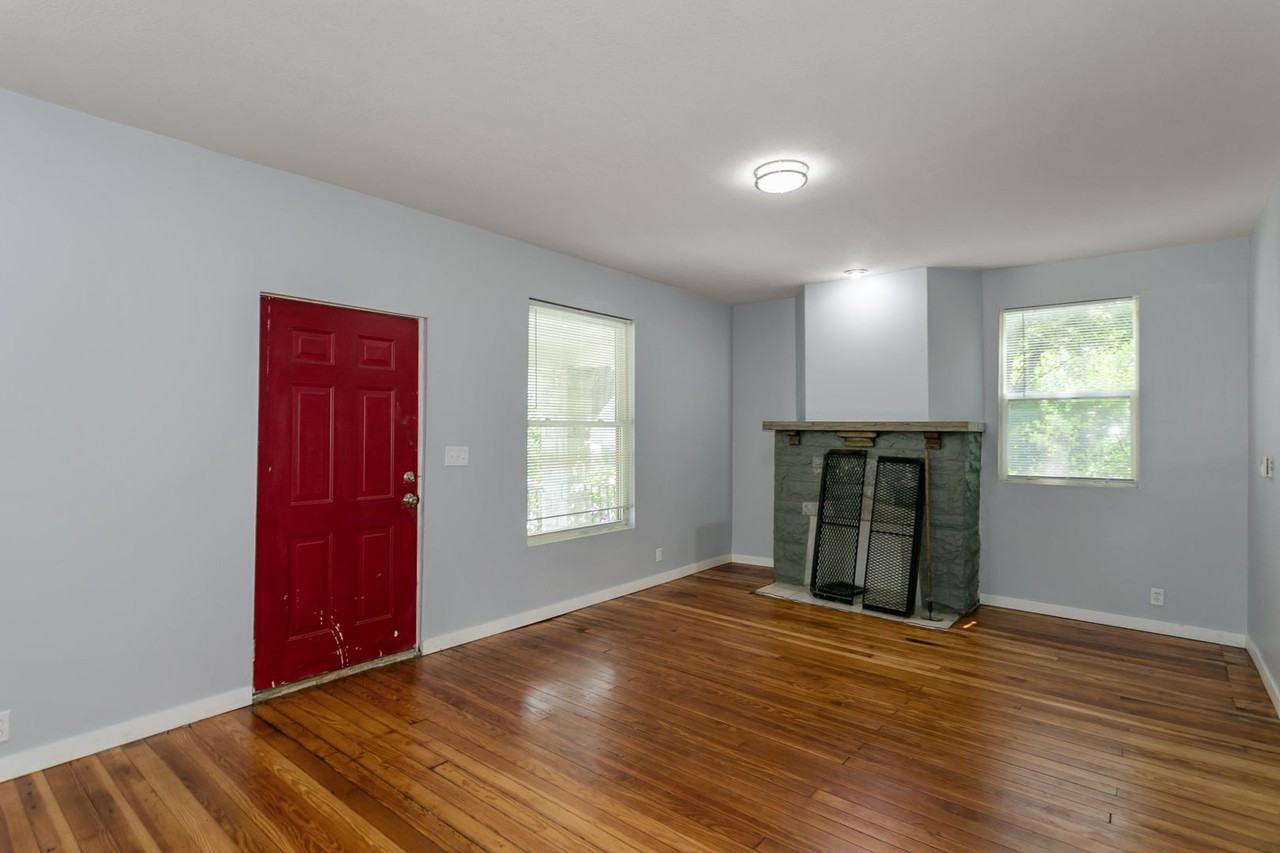 2910 Belleview Avenue - Photo 3 of 11