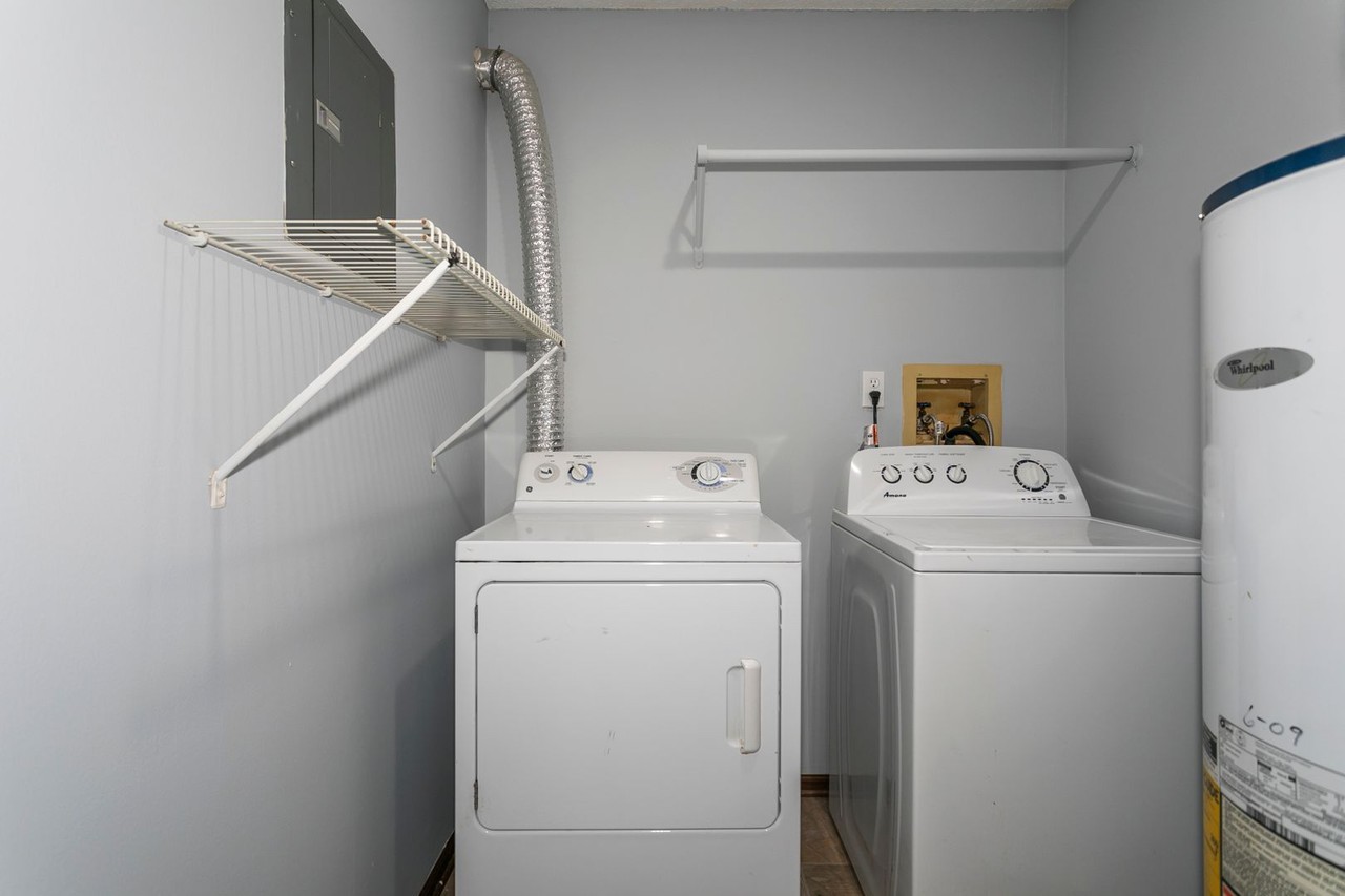 2 bed 2 bath in Pleasant Valley, MO - Photo 3 of 18