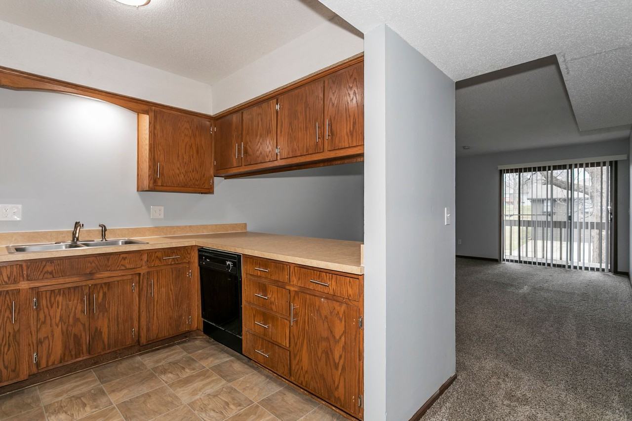 2 bed 2 bath in Pleasant Valley, MO - Photo 3 of 14