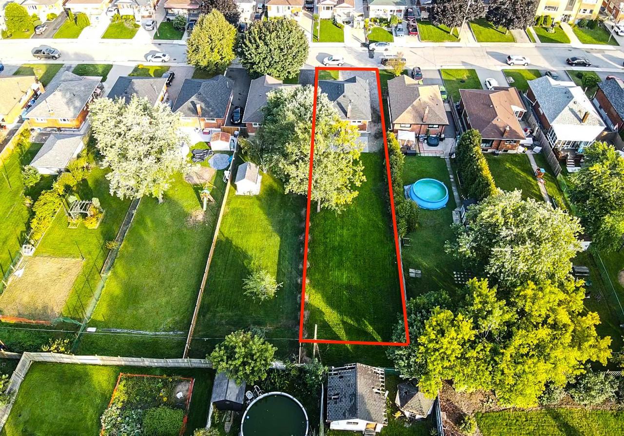 LEGAL DUPLEX!! FULLY RENOVATED 2-BEDROOM BASEMENT SUITE AVAILABLE JANUARY 1ST - Photo 3 of 6