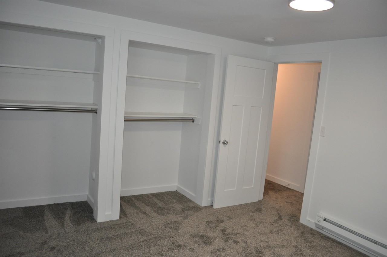 2542 W Robin Rd #B - Photo 5 of 24
