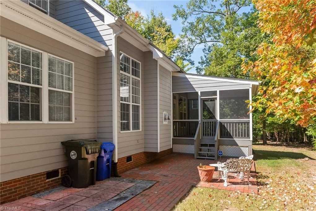 1510 Saint Andrews Dr - Photo 2 of 15