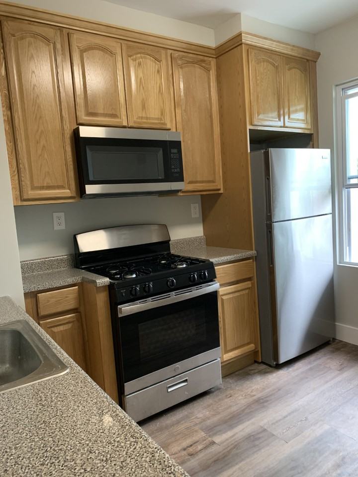 1270 Mayflower Ave #1F - Photo 3 of 12