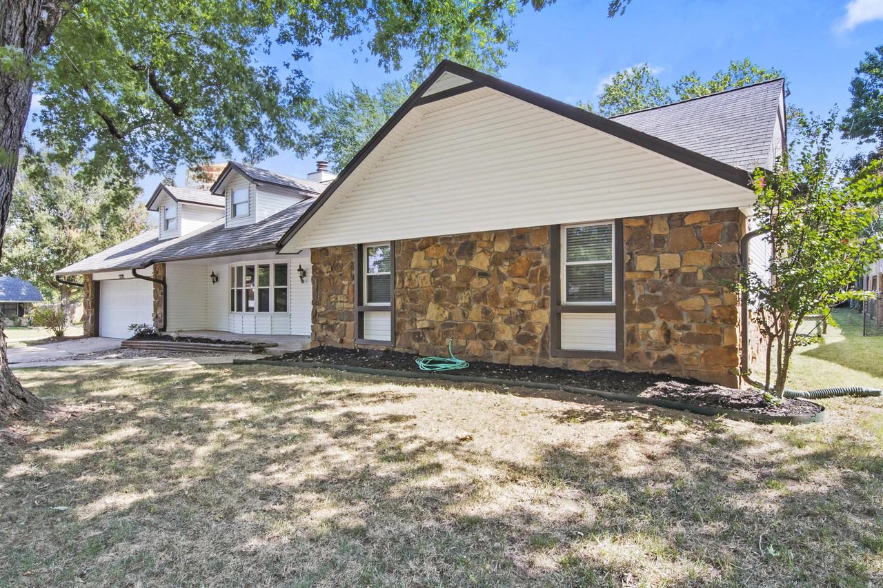 11401 S 98th East Ave #1 - Photo 3 of 19