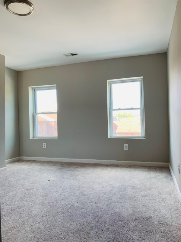 823 W Lexington St - Photo 3 of 9