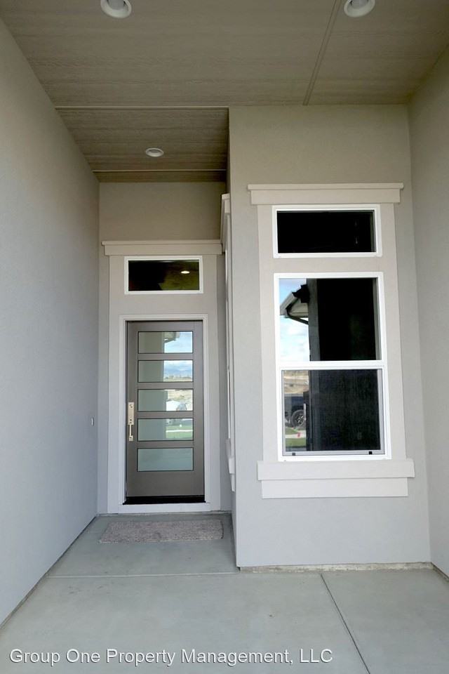 575 E Andes Dr - Photo 2 of 28