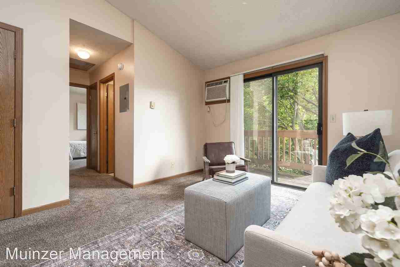 261 W. Wood St. - Photo 2 of 11