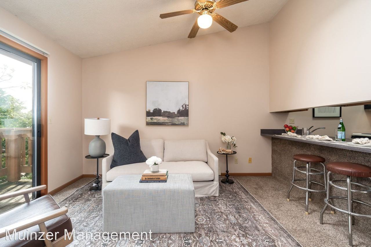 261 W. Wood St. - Photo 3 of 11