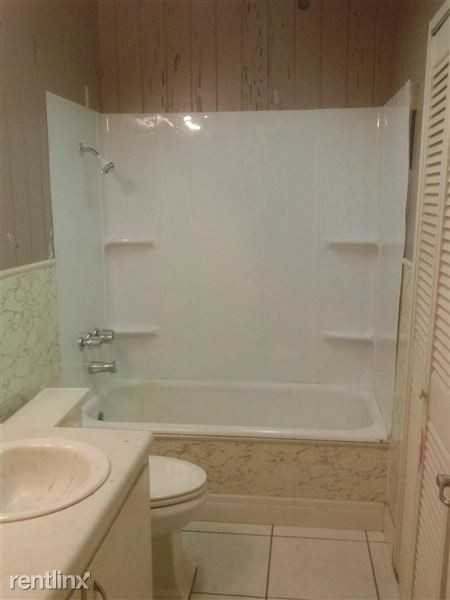 100 N Wetmore St - Photo 2 of 10