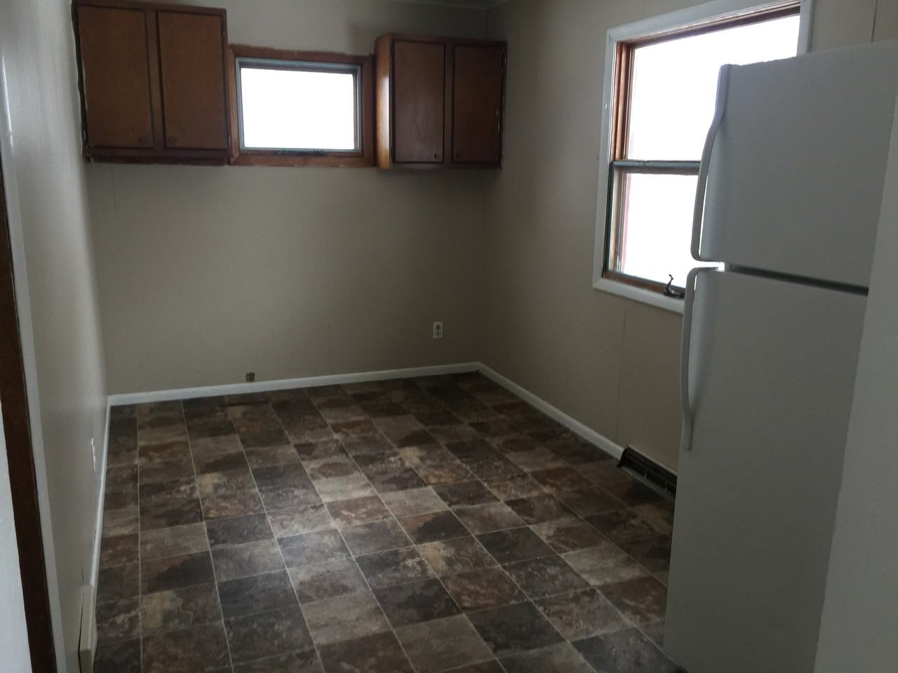 233 8th Ave Ne - Photo 3 of 17