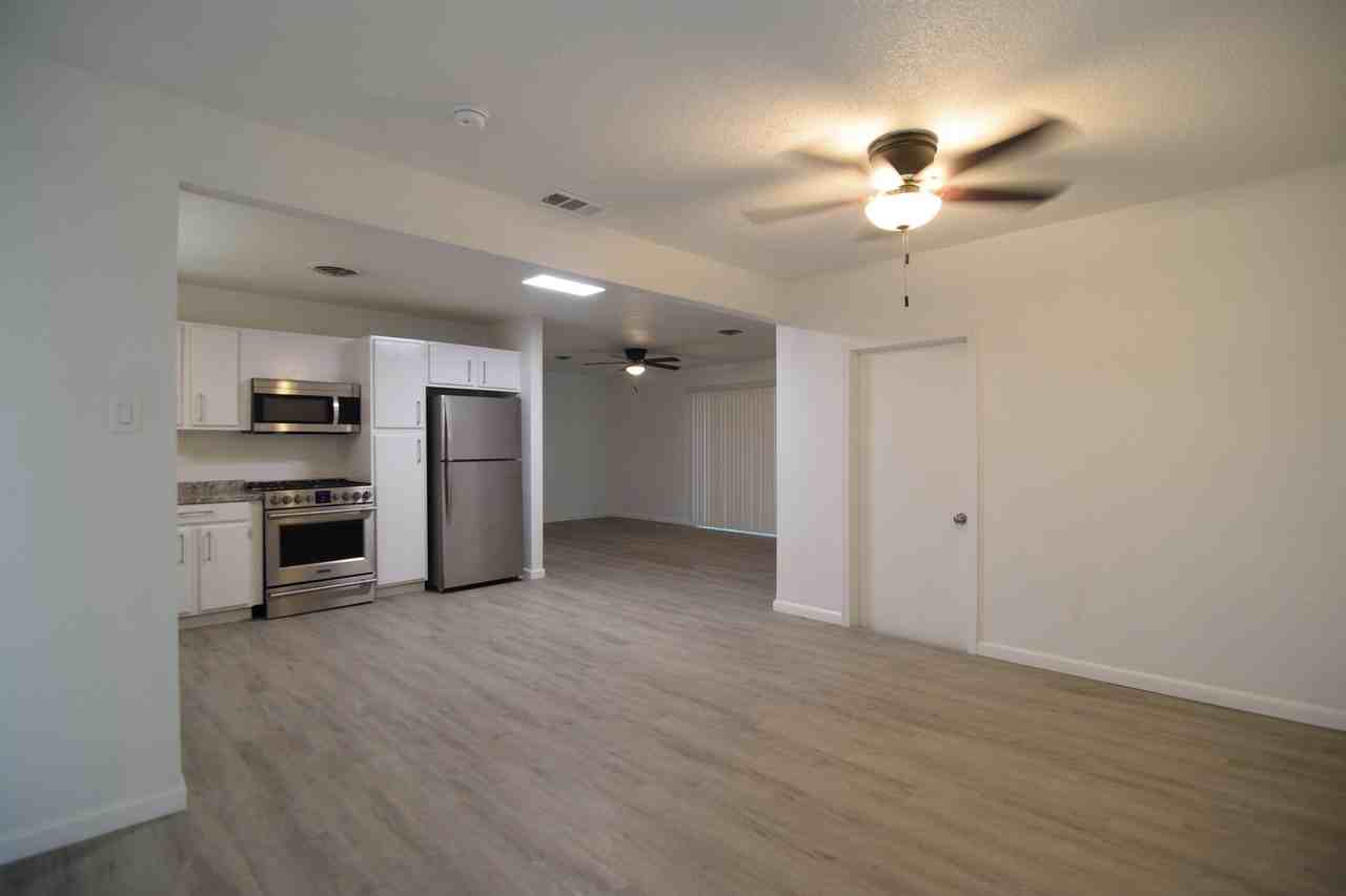 304 Carothers St - Photo 7 of 20