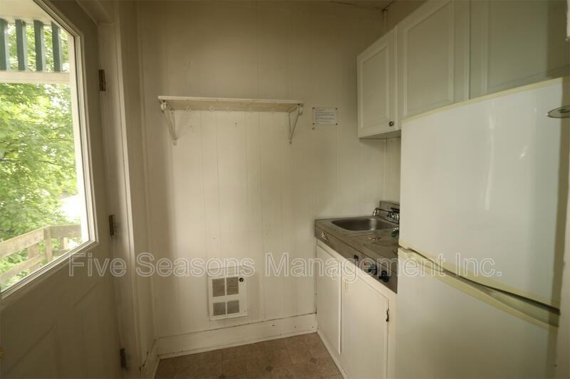 134 Buell St - Photo 4 of 16