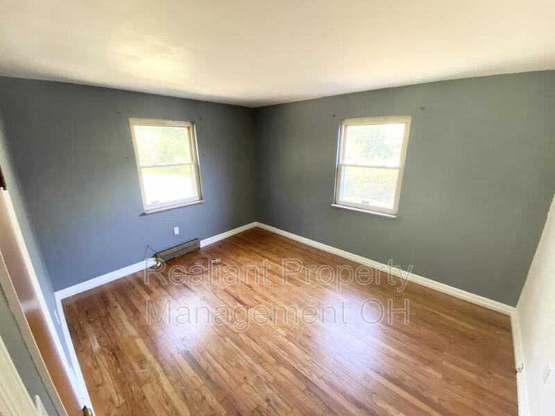 3814 Kirkup Ave - Photo 3 of 9