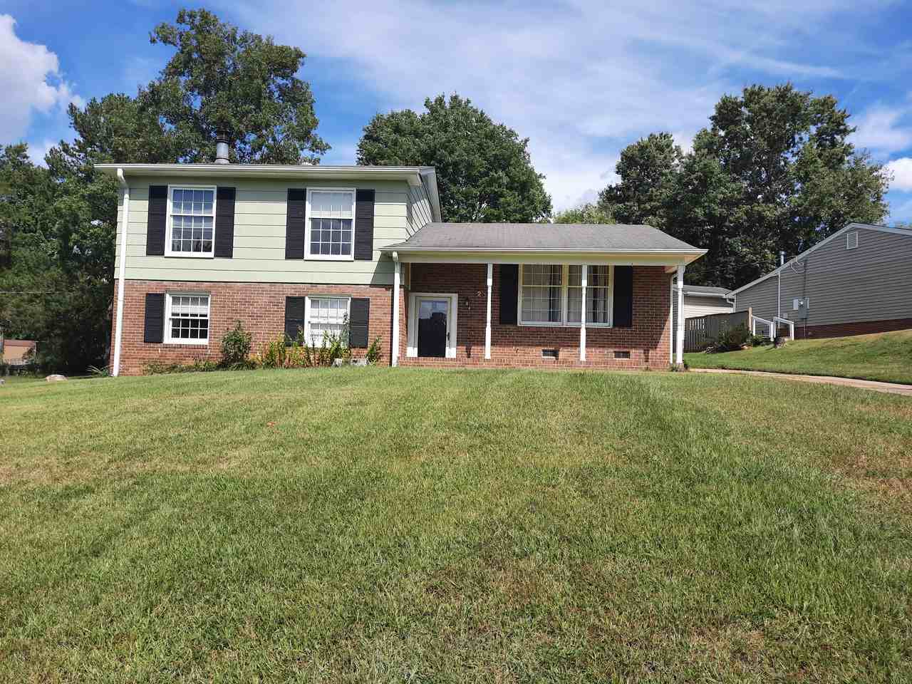 231 Foxcroft Dr - Photo 2 of 20