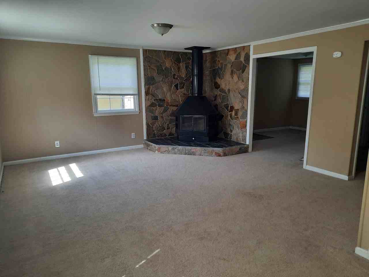 231 Foxcroft Dr - Photo 3 of 20