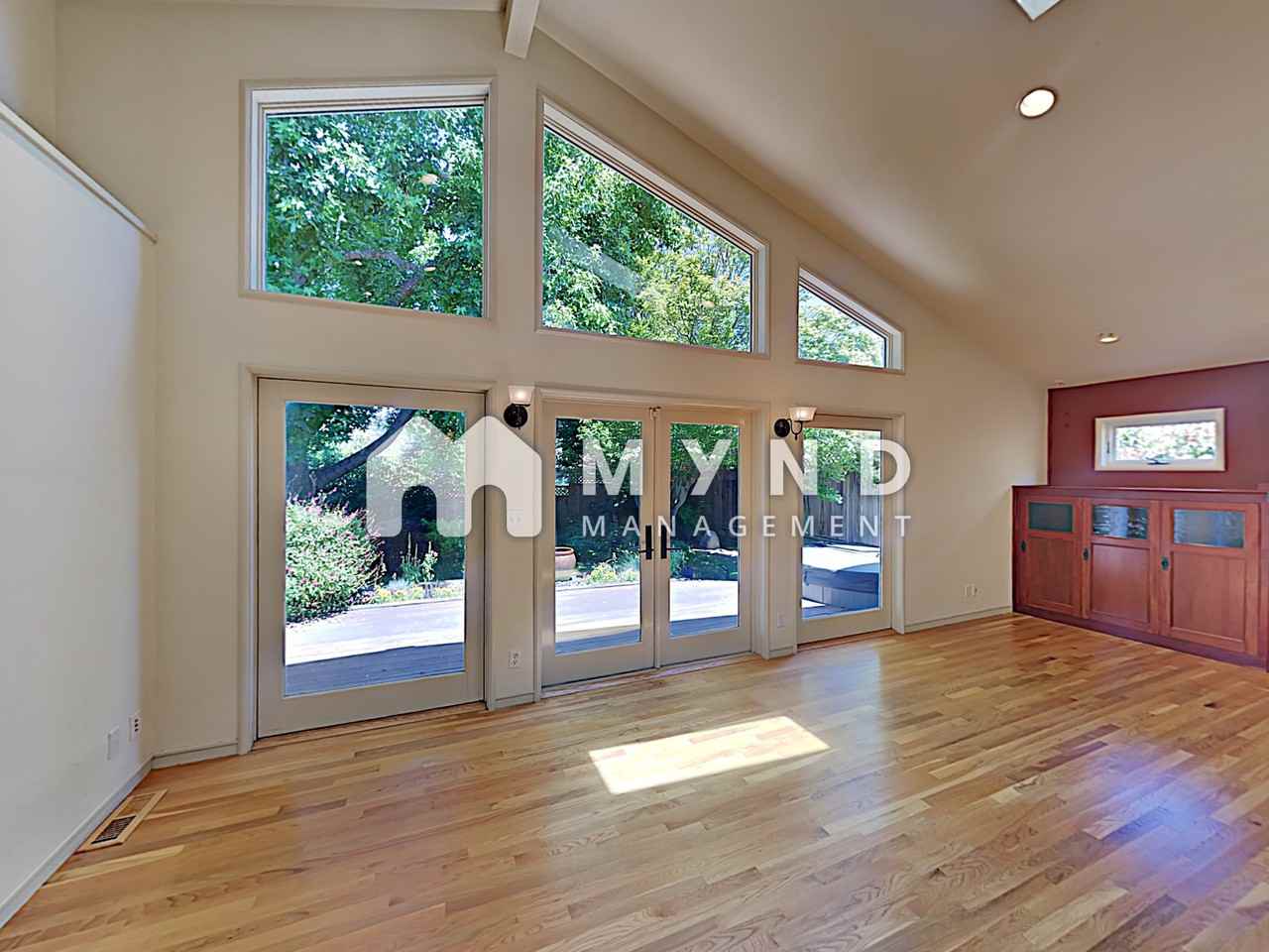 2020 Santa Clara St - Photo 2 of 12