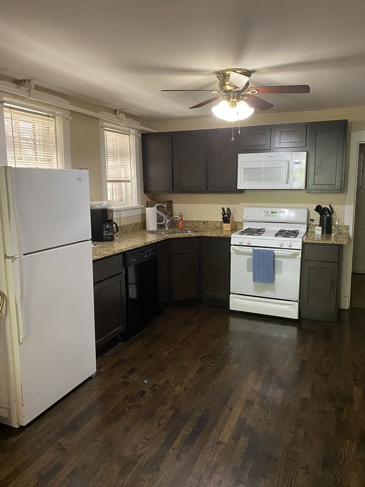 722 W Wrightwood Ave - Photo 4 of 10