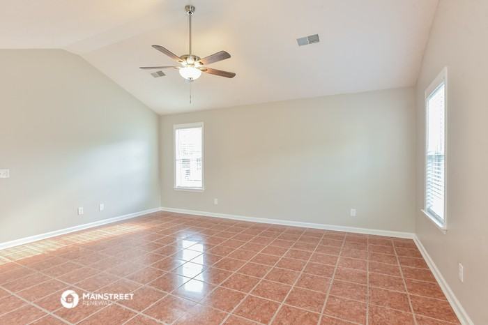 5148 Highlander Dr - Photo 3 of 16