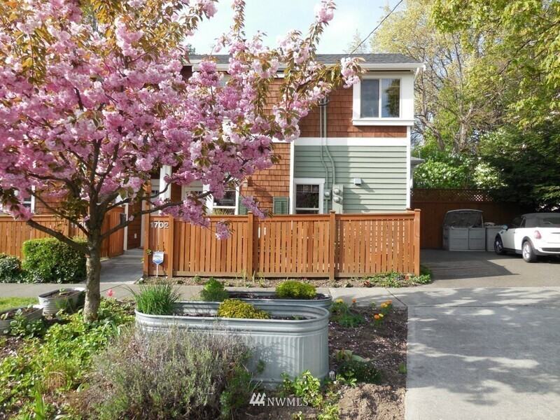 1702 E Columbia St - Photo 2 of 18