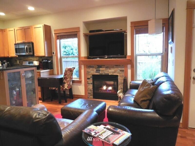 1702 E Columbia St - Photo 5 of 18