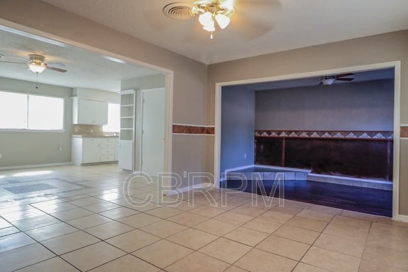 2005 43rd St - Photo 2 of 10