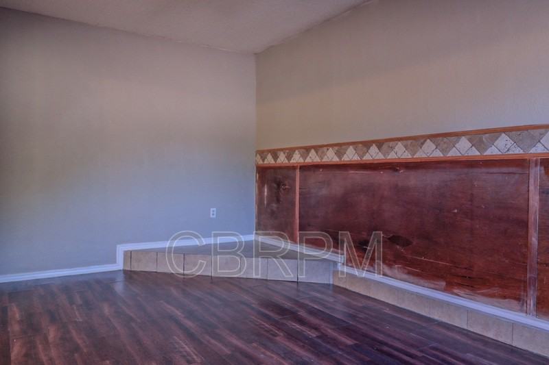 2005 43rd St - Photo 3 of 10