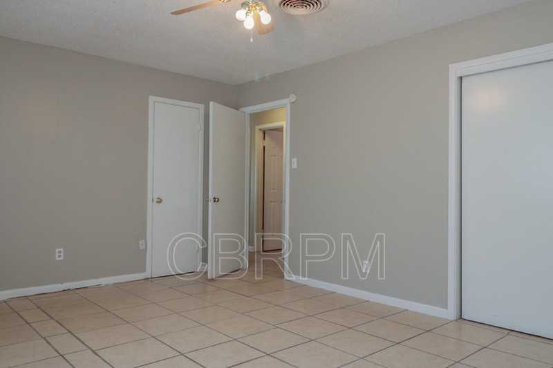 2005 43rd St - Photo 7 of 10