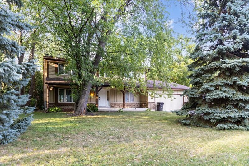 3282 N Elmwood Dr - Photo 3 of 35