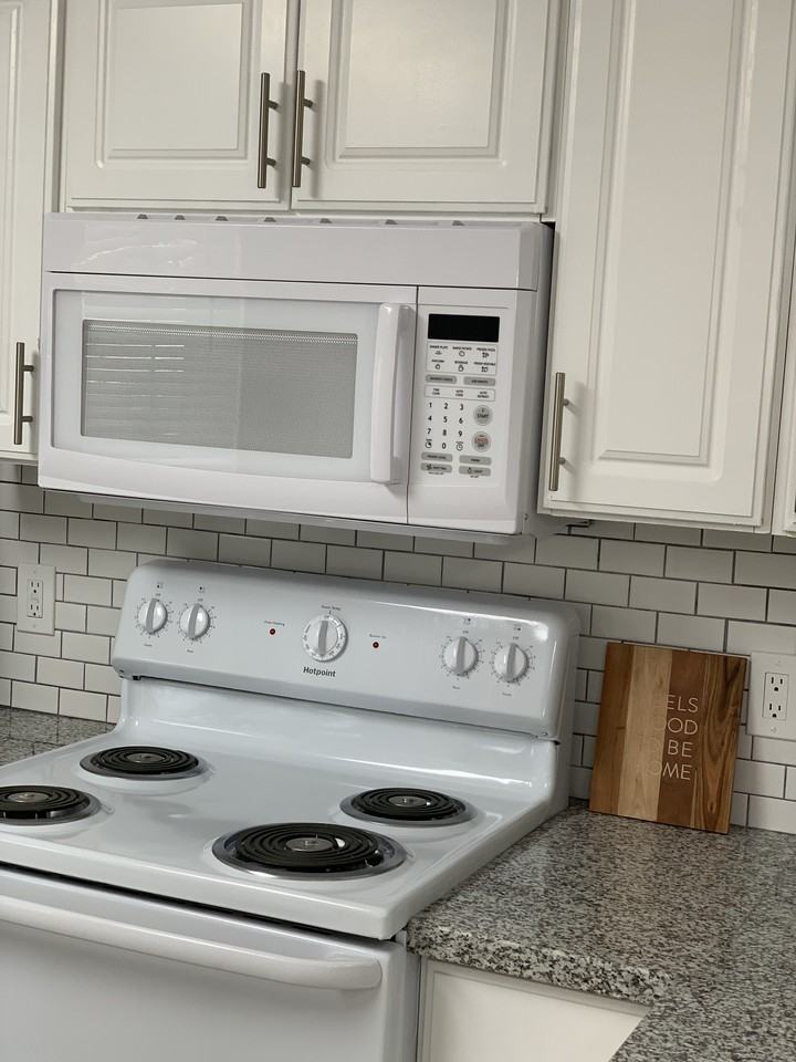 5846 7th St - Photo 2 of 12