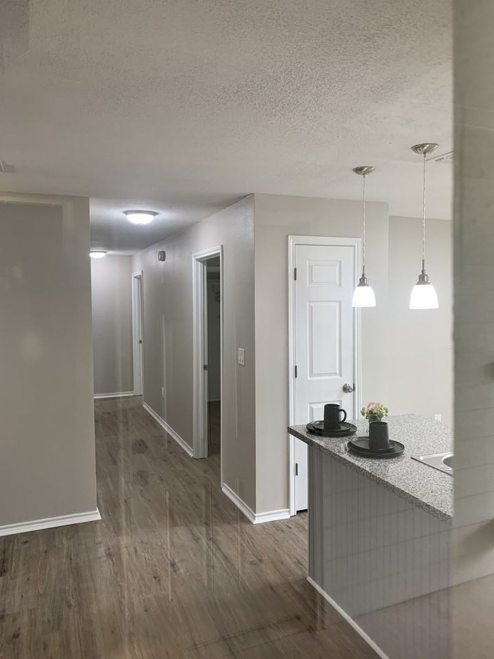 5846 7th St - Photo 3 of 12