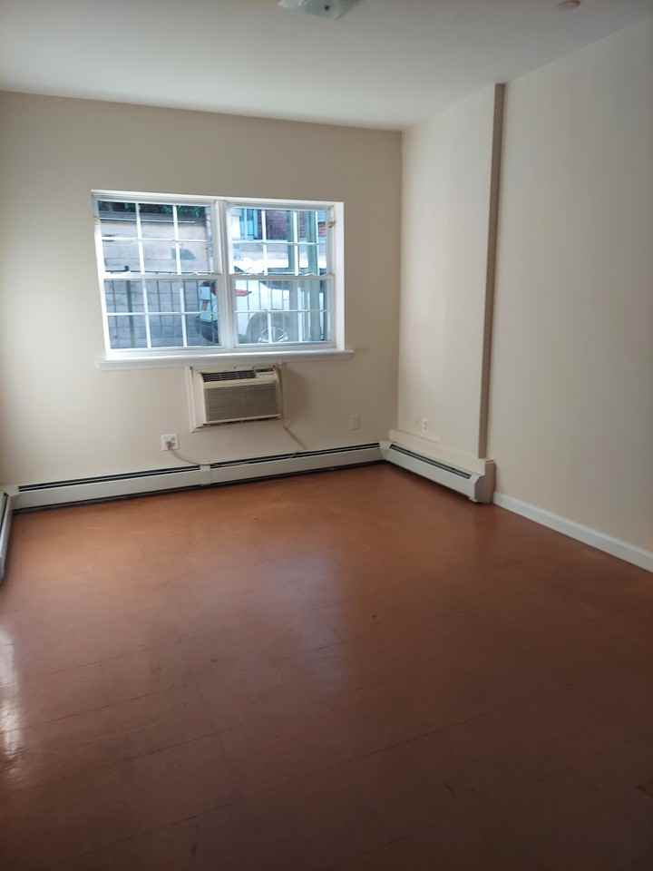 1430 Doris St #1stFL - Photo 2 of 4