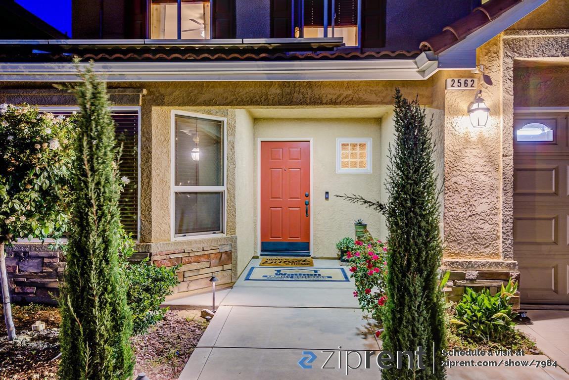 2562 Sarah Ave - Photo 3 of 20