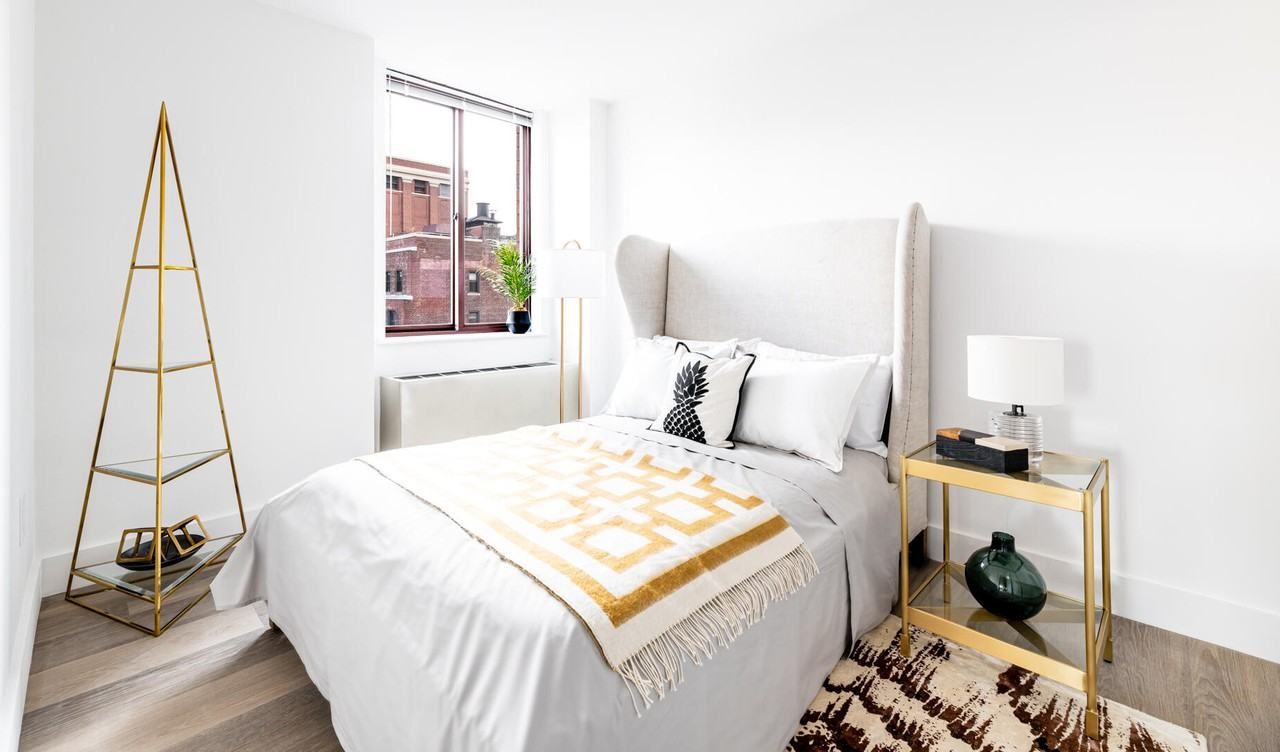 W 35th St #15D - Photo 3 of 5