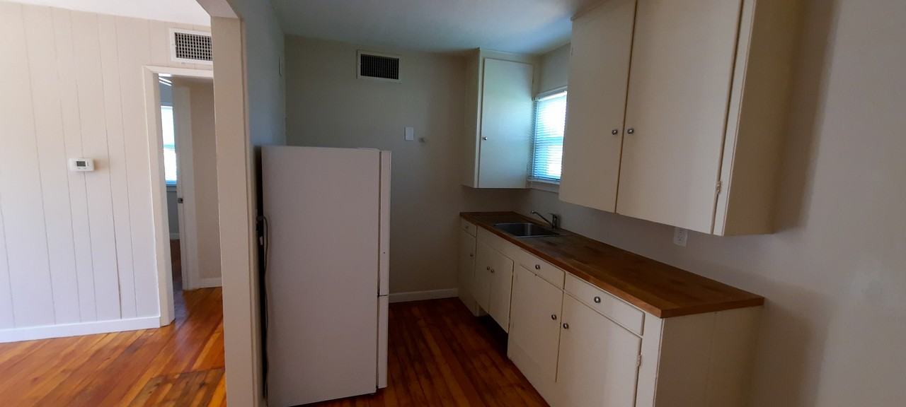 1238 E Pierce St - Guest House - Photo 6 of 8