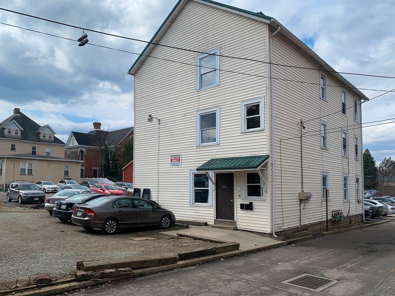 906 Gompers Ave #3