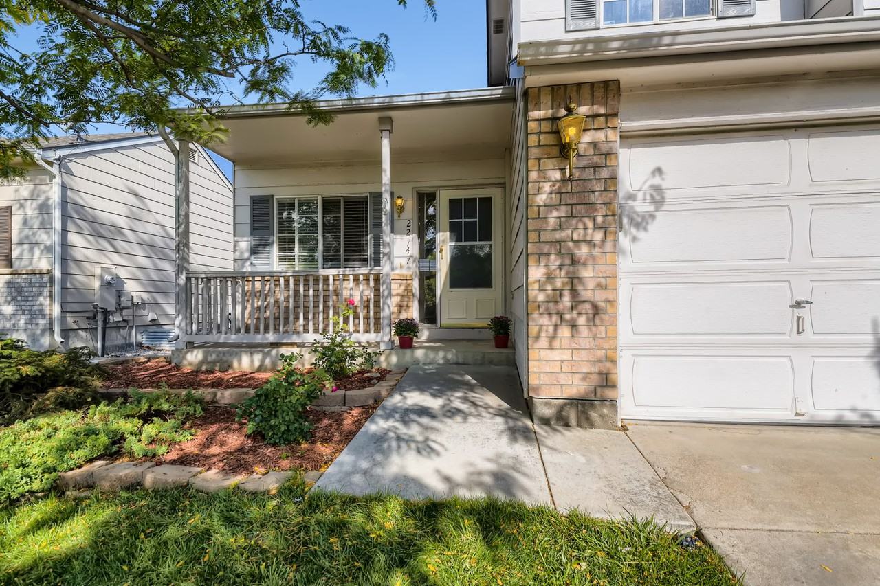 22747 E Prentice Ave - Photo 3 of 23