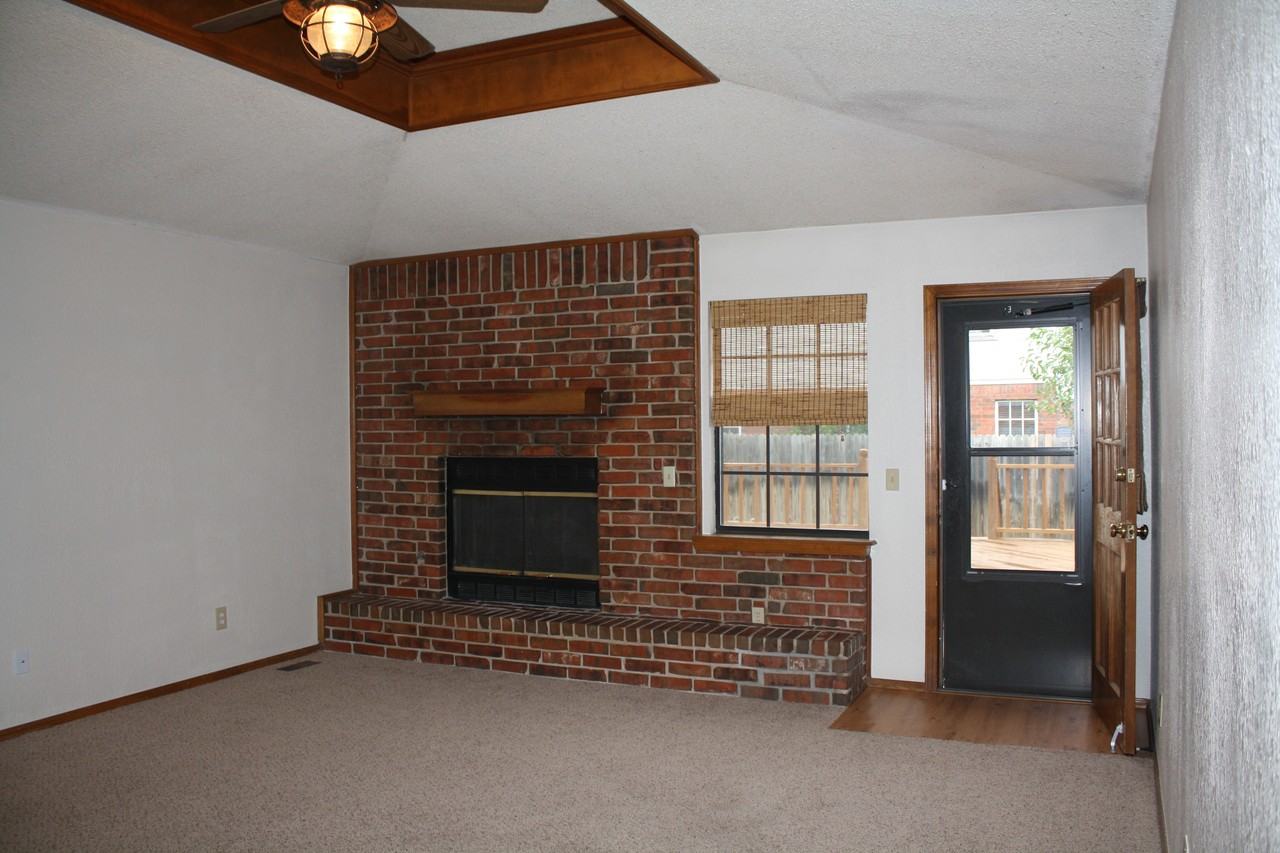 337 W Crooked Branch Way - Photo 2 of 20