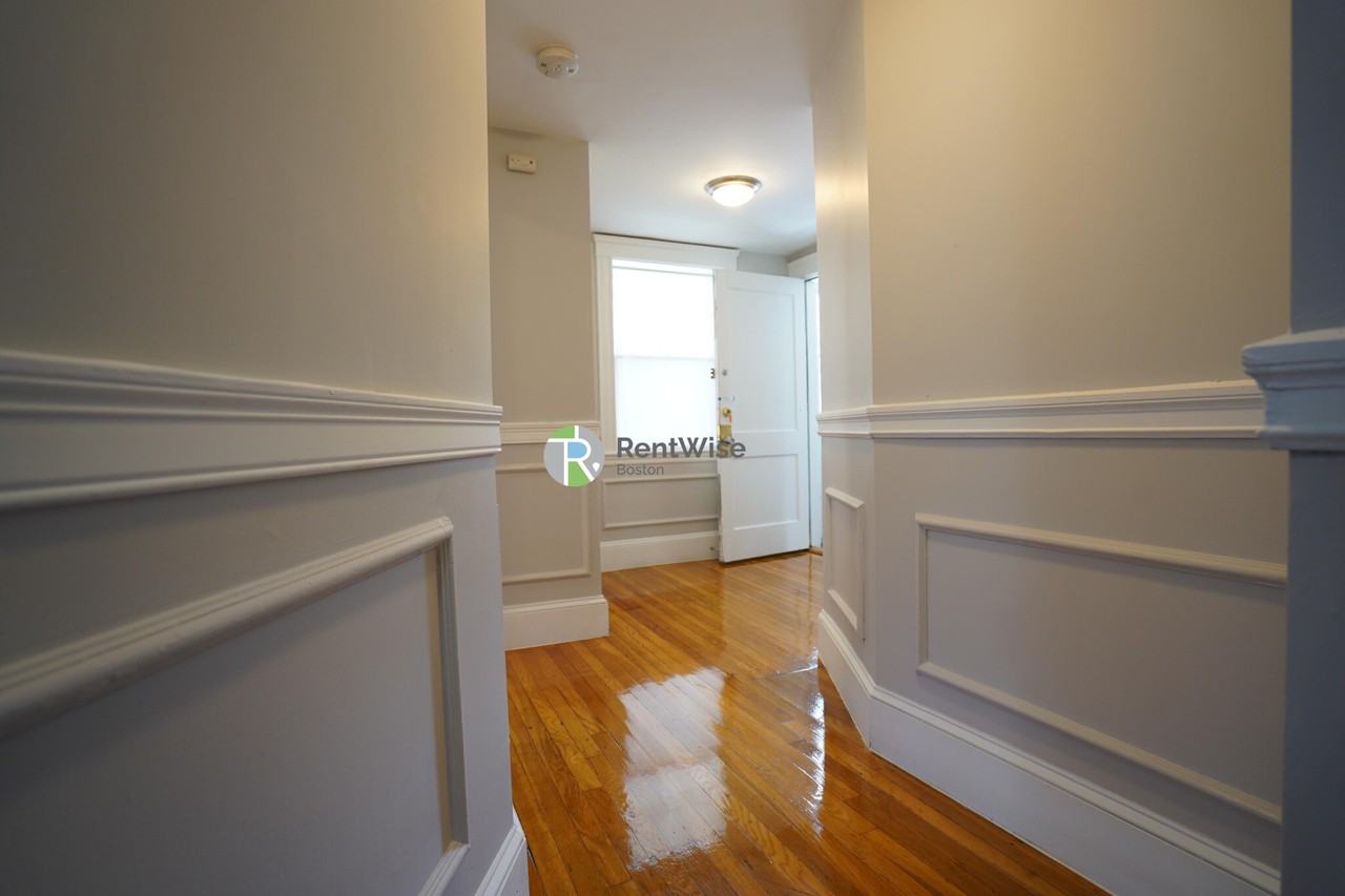 136 Arlington St #1 - Photo 2 of 25