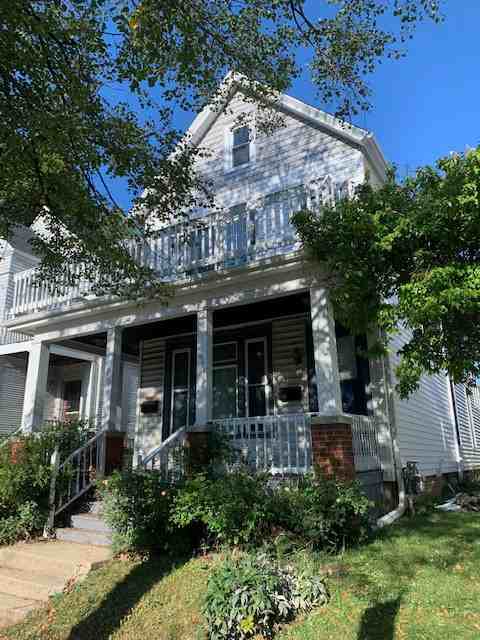 1969 N Oakland Ave Lowr - Photo 2 of 25