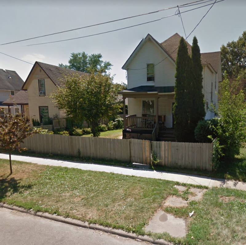 746 1/2 Hackett St - Photo 2 of 16