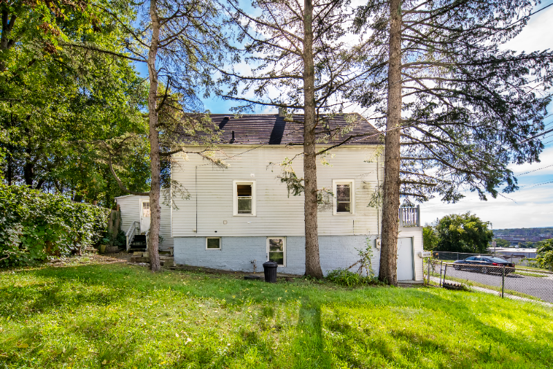 1130 1st St - Photo 2 of 25